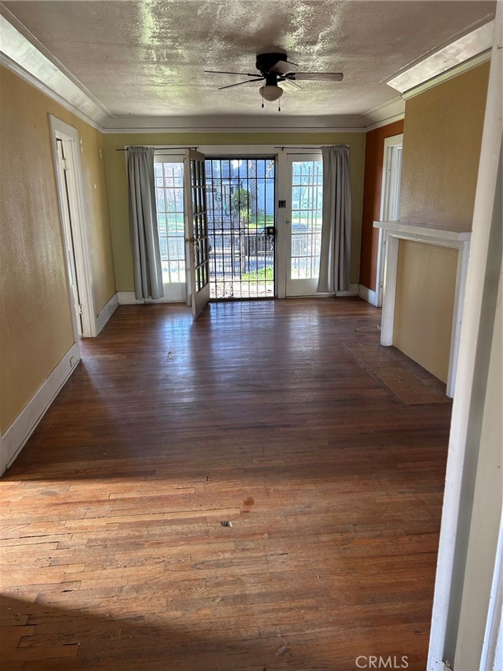 Photo of 1184 N Kenmore Ave, Los Angeles, CA 90029 (MLS # TR25280876)