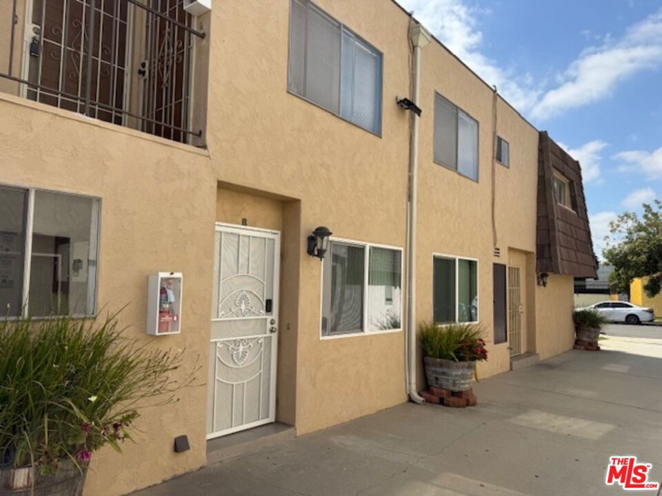 2015 W 157th Street