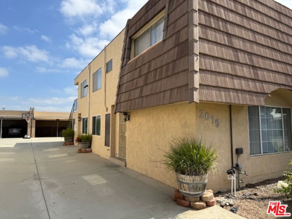 2015 W 157th Street