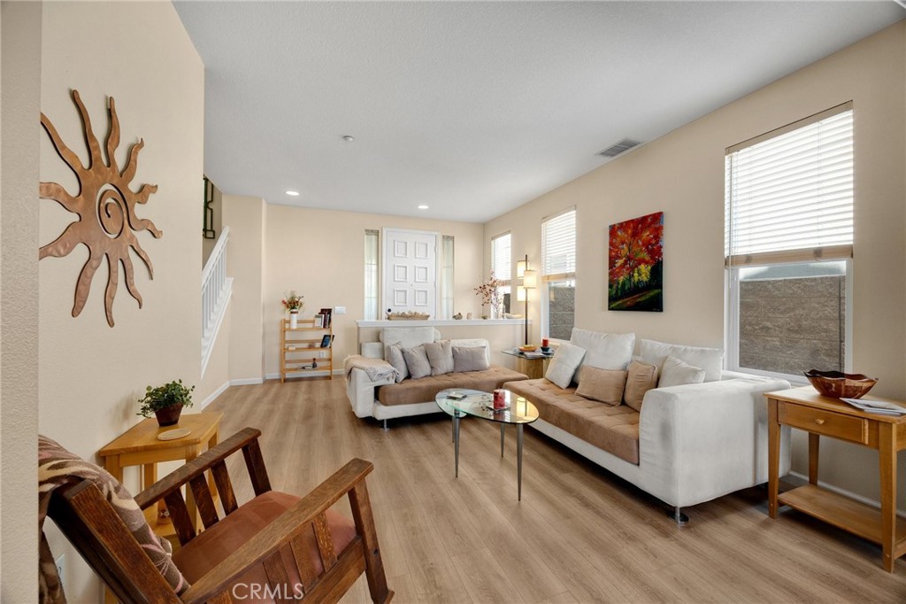 3667 Skylark Way