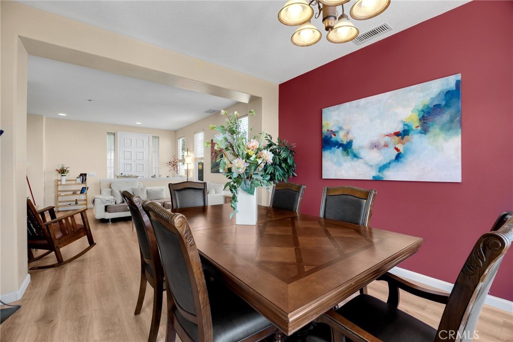 3667 Skylark Way