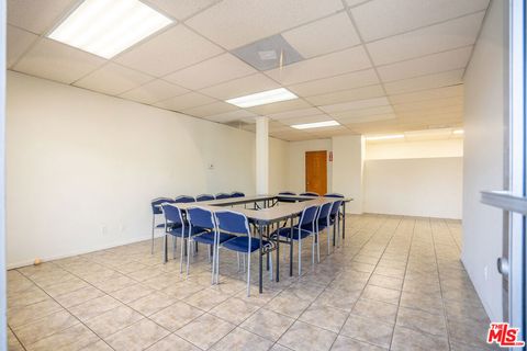 Photo of 2911 Beverly Blvd Blvd #203, Los Angeles, CA 90057 (MLS # 26658877)