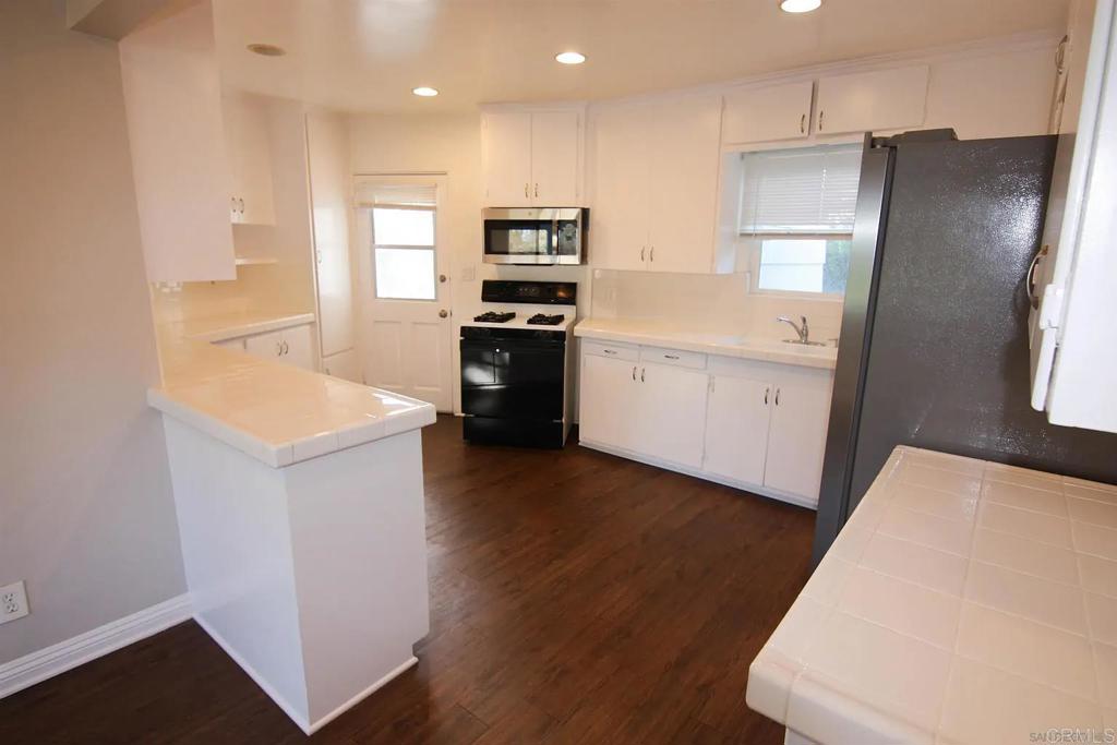 3875 Grandview