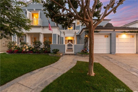 Photo of 5 Cape Woodbury, Newport Beach, CA 92660 (MLS # NP26164266)