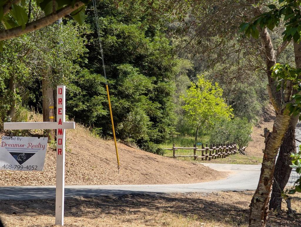4576 Paul Sweet Road