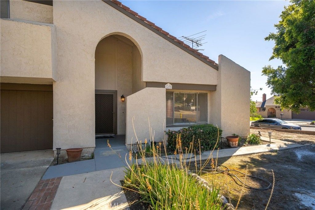 Photo of 1432 Purdue St, Upland, CA 91786 (MLS # CV26052639)