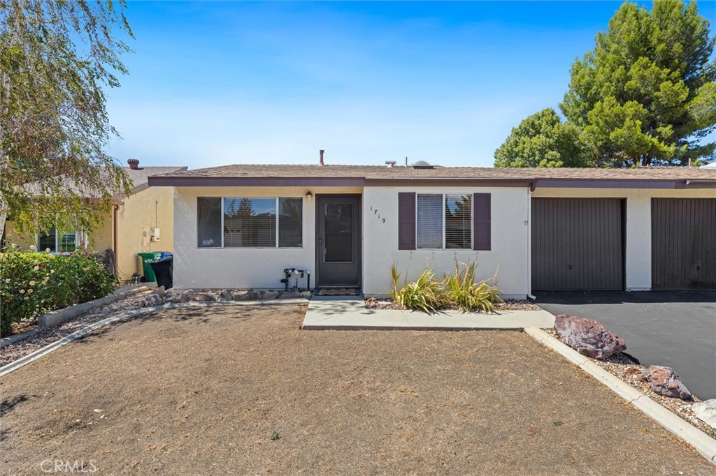 Welcome to Sierra Bonita – 55+ Living in Paso Robles!
This charming 2-bedroom, 1-bath home is nestled in the highly sought-after Sierra Bonita 55+ community. Thoughtfully designed for comfortable living, the home features a light and bright layout with easy access to all the essentials.
Enjoy a spacious backyard perfect for morning coffee, gardening, or entertaining friends. The attached garage with automatic opener adds convenience and extra storage.
Sierra Bonita is known for its peaceful neighborhood setting, tree-lined streets, and friendly community feel. Located close to shopping, dining, this home offers both comfort and convenience.
Whether you’re looking to downsize, simplify, or enjoy a low-maintenance lifestyle, this property is a wonderful opportunity to make Sierra Bonita your next home. Call your favorite agent to set up a showing!