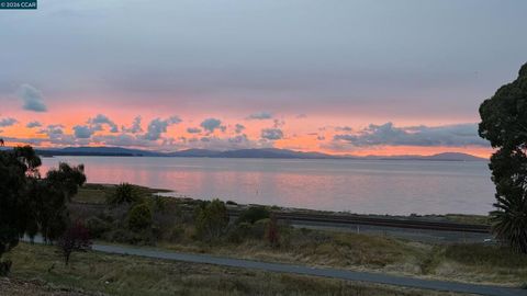 Photo of 1018 1018 PROMENADE ST. St, Hercules, CA 94547 (MLS # 41120306)