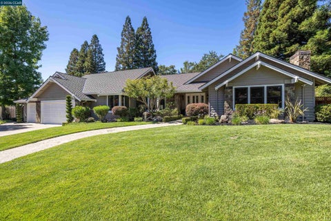 Photo of 262 Imrie Place PL, Alamo, CA 94507 (MLS # 41142594)