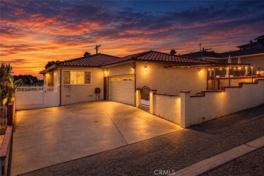 1306 W 25th