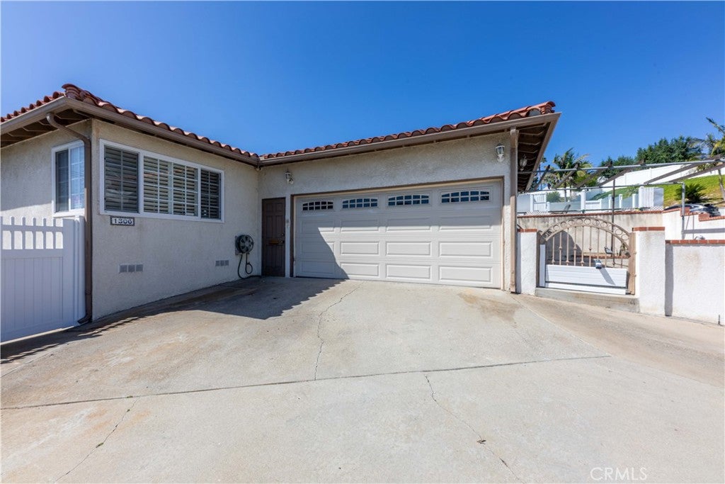 1306 W 25th