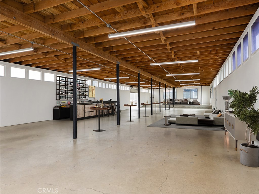 805 E El Segundo Boulevard