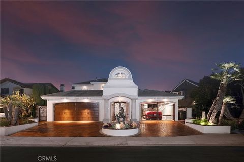 Photo of 17022 Marinabay Drive, Huntington Beach, CA 92649 (MLS # OC25161108)