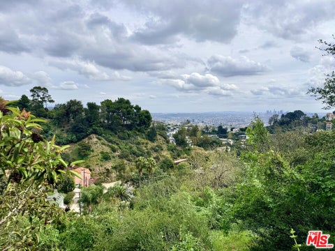 Photo of 8468 Elusive Dr Dr, Los Angeles, CA 90046 (MLS # 26657381)