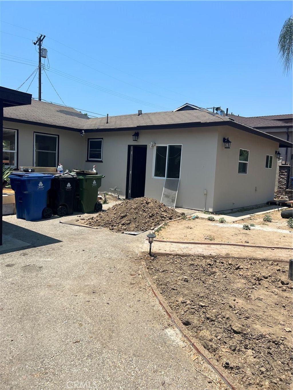 Photo of 7341 Amestoy Avenue, Van Nuys, CA 91406 (MLS # GD25257848)