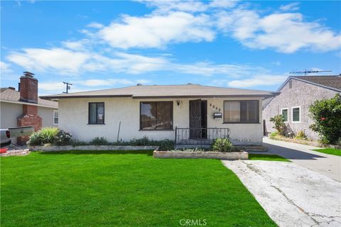 Photo of 6049 Pennswood Avenue, Lakewood, CA 90712 (MLS # CV26105370)