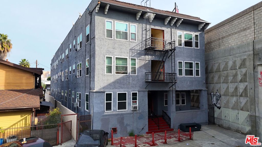 1211 W 11th Street