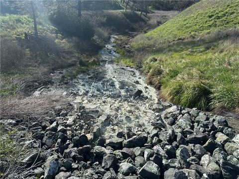 Photo of 25156 E State Hwy 20, Clearlake Oaks, CA 95423 (MLS # LC26039067)