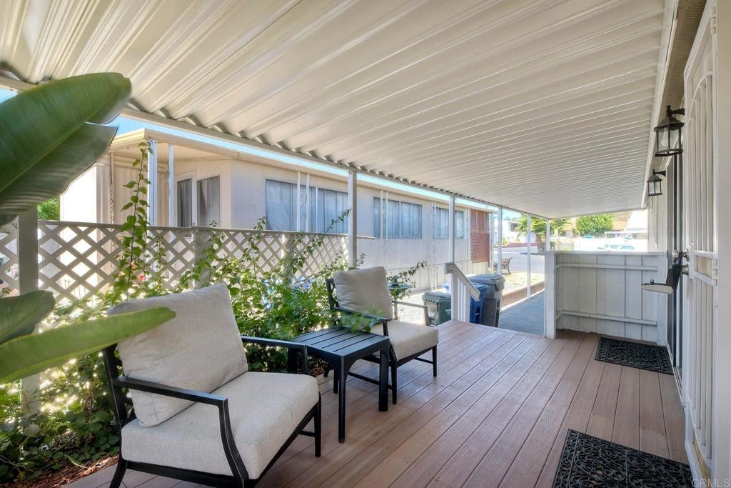 1515 Capalina Road 15