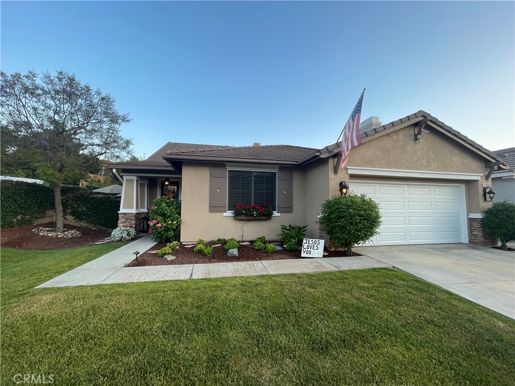 27665 Bottle Brush Way