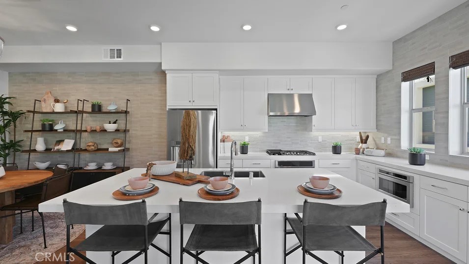 Crest at Metro Heights - Residential