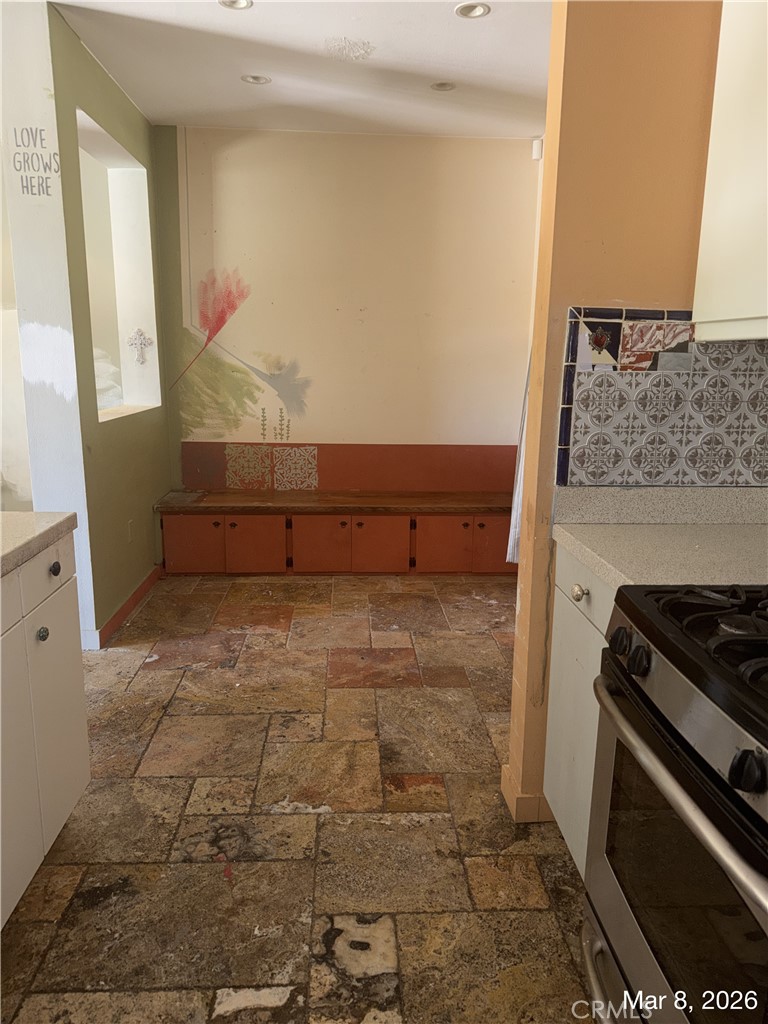 820 E Palm Canyon
