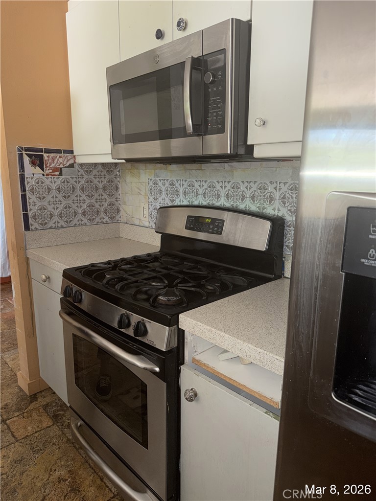 820 E Palm Canyon