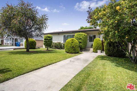 Photo of 505 W 1st Street, Azusa, CA 91702 (MLS # 26829387)