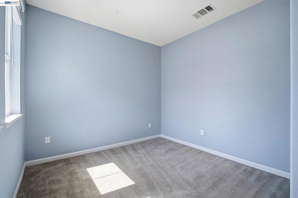 Photo of 102 Fanuncio Ln Ln, Hayward, CA 94544 (MLS # 41127443)