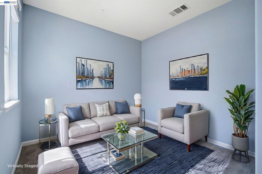 102 Fanuncio Ln Ln, Hayward CA 94544