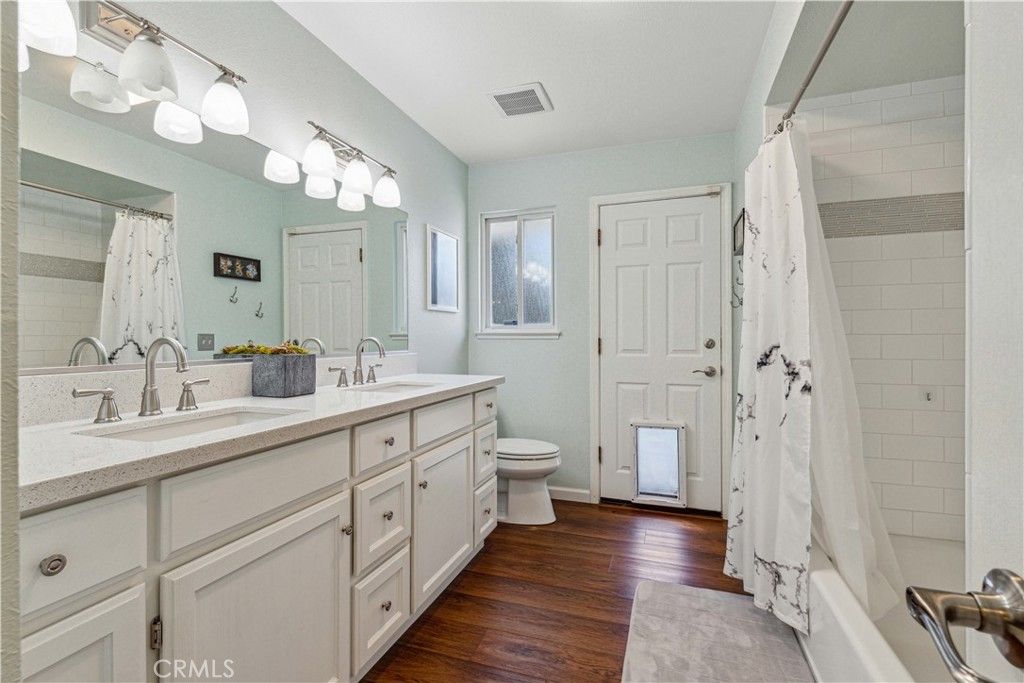 listing image 130728850664911057323