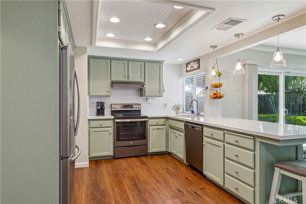 listing image 130723888478896612763