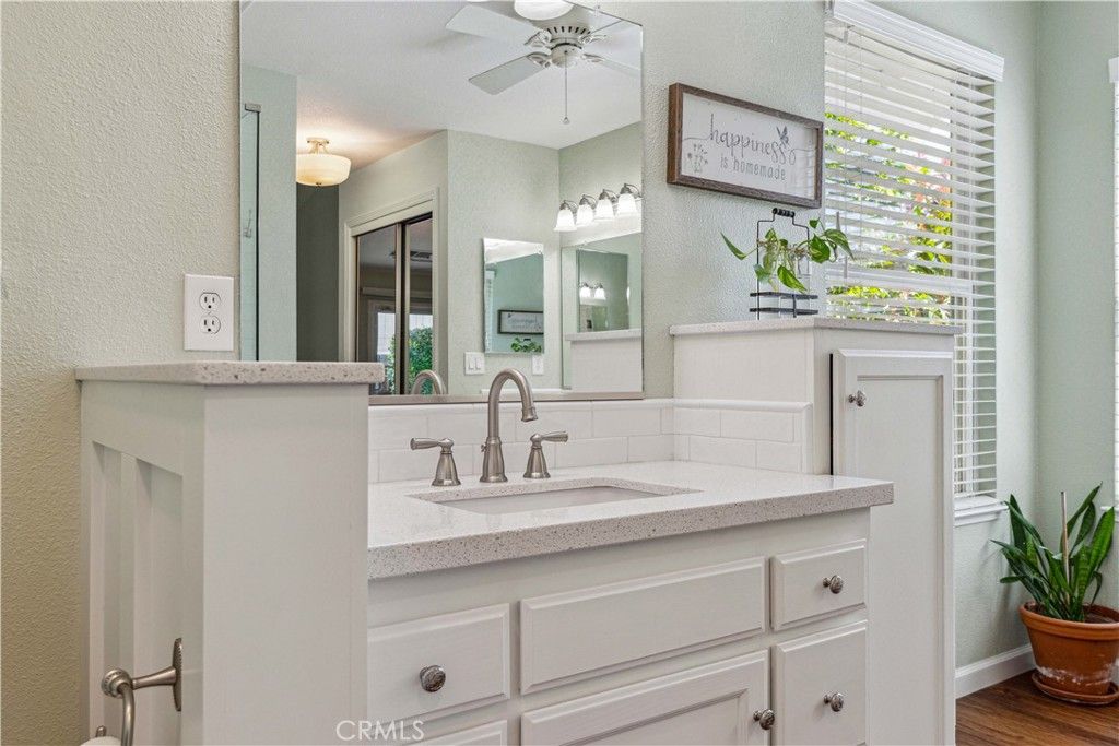 listing image 130721973244923228284