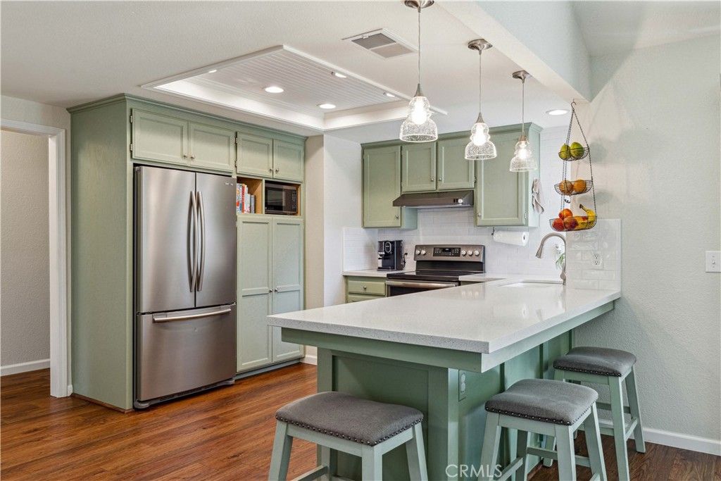 listing image 130729764003969211386