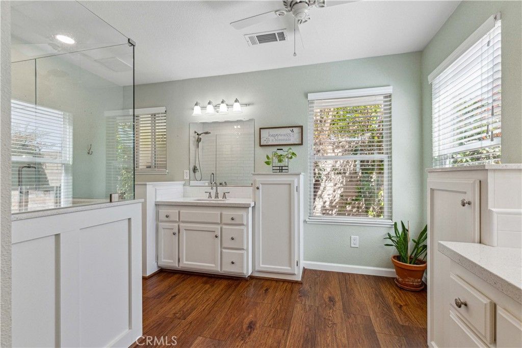 listing image 130724116151311997850
