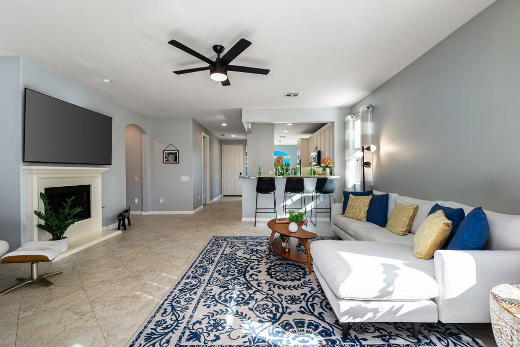 40125 Calle Las Positas