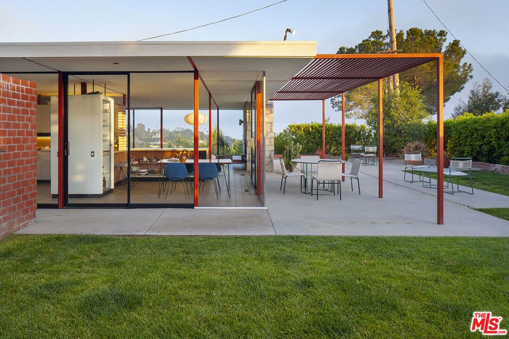 Photo of 1811 Bel Air Road, Los Angeles, CA 90077 (MLS # 26638939)