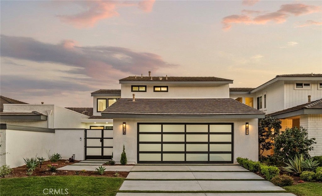 10 Shoal Drive, Corona Del Mar CA 92625 - Photo 1