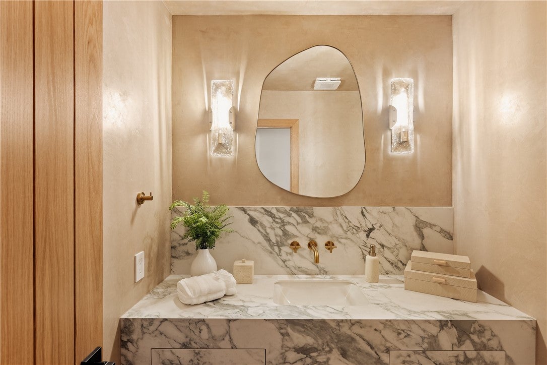 10 Shoal Drive, Corona Del Mar CA 92625 - Photo 10
