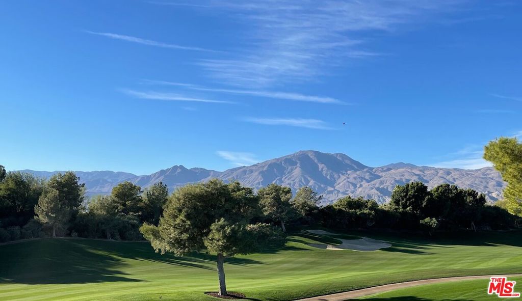 Madison Club. Great location on one of the best streets. Facing south-west with fabulous views down the par 5 to the mountain with no other home in site.