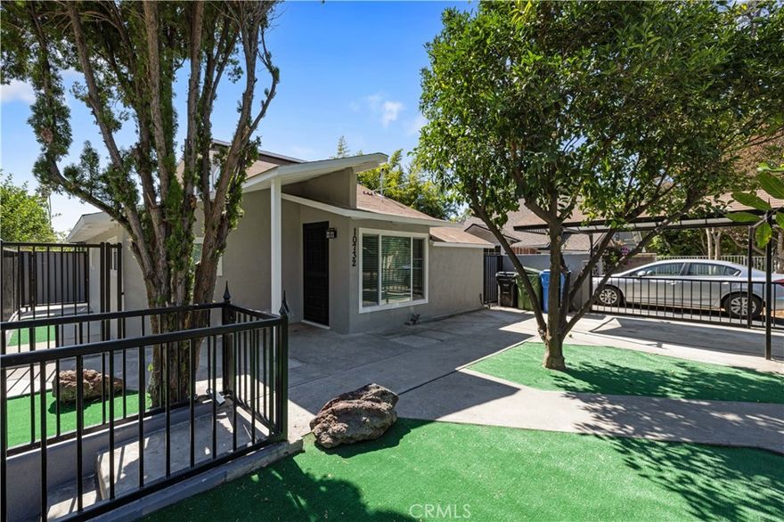 Special financing is available with potential lender-paid assistance—ask for details! This fully renovated, turnkey 3-bedroom, 2-bathroom home is located in the heart of the vibrant NoHo Arts District. The thoughtfully designed layout features two downstairs bedrooms with a full bath and a spacious, private upstairs primary retreat with its own ensuite. Recent upgrades include a brand-new HVAC system, tankless water heater, remodeled kitchen and bathrooms, Jacuzzi, new flooring, and so much more. Perfectly situated in the Arts District—renowned for its theaters, galleries, cafes, creative spaces, dance, and live music—this home places you right at the center of it all. Opportunities like this don’t last long, so be sure to see it before it’s gone!