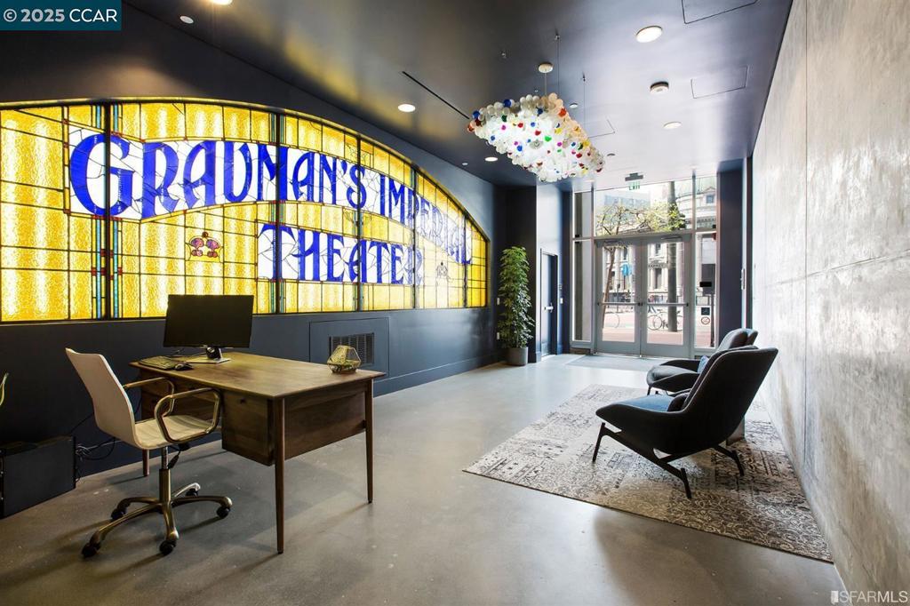 DOWNTOWN - Residential