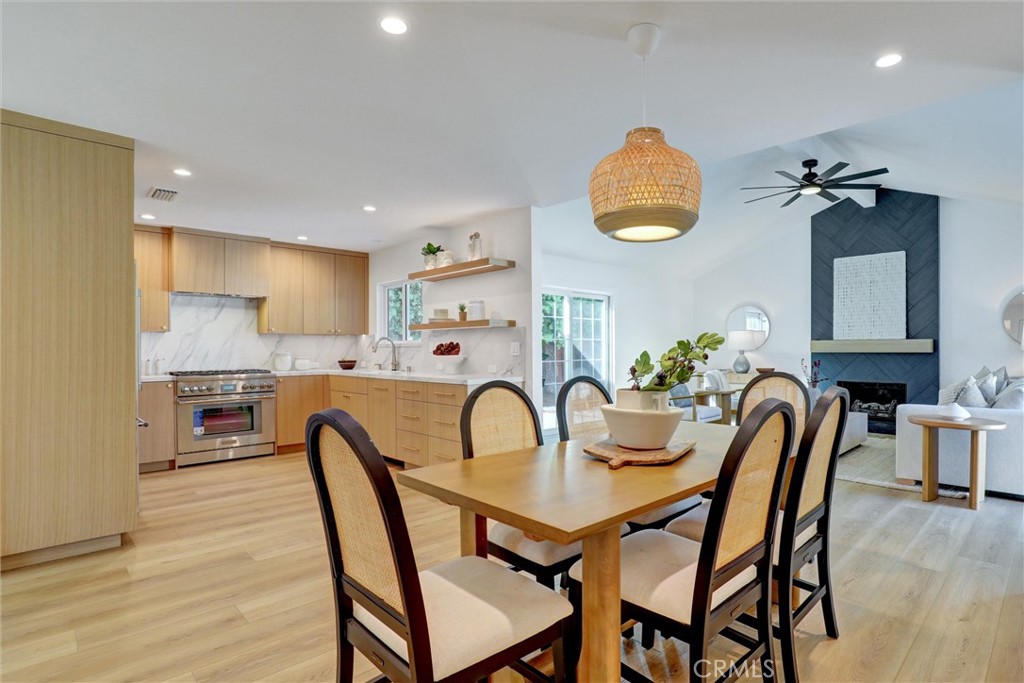2046 Calvert