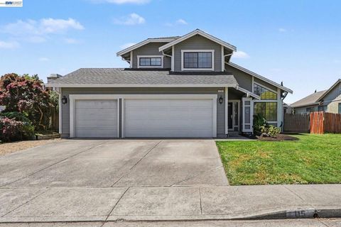 Photo of 115 Heartford Way Way, American Canyon, CA 94503 (MLS # 41135114)