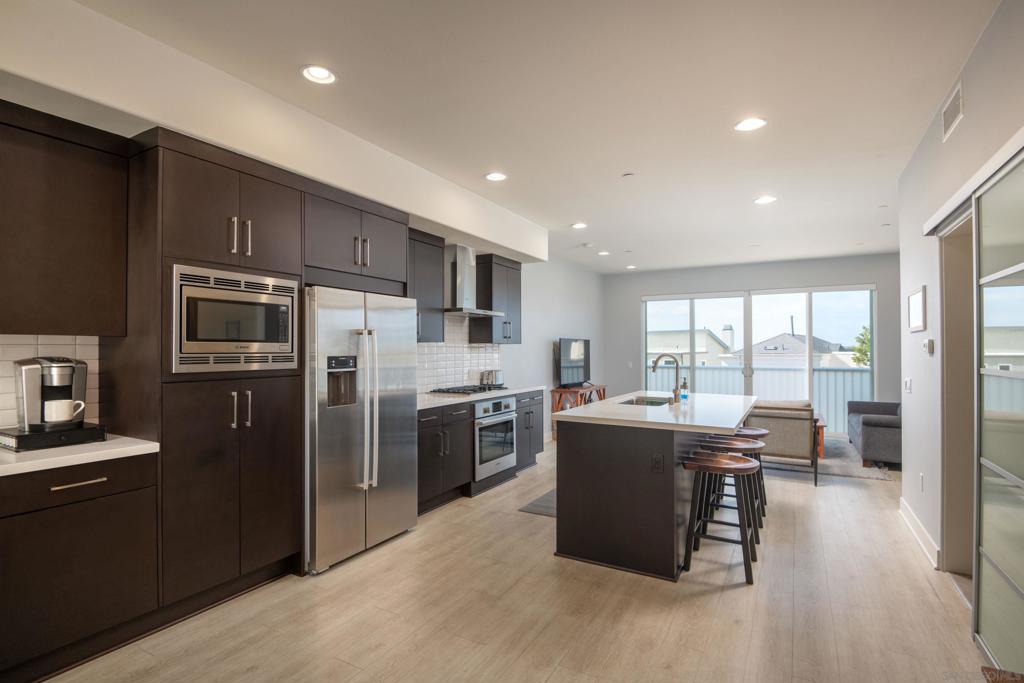 5702 La Jolla Blvd 209