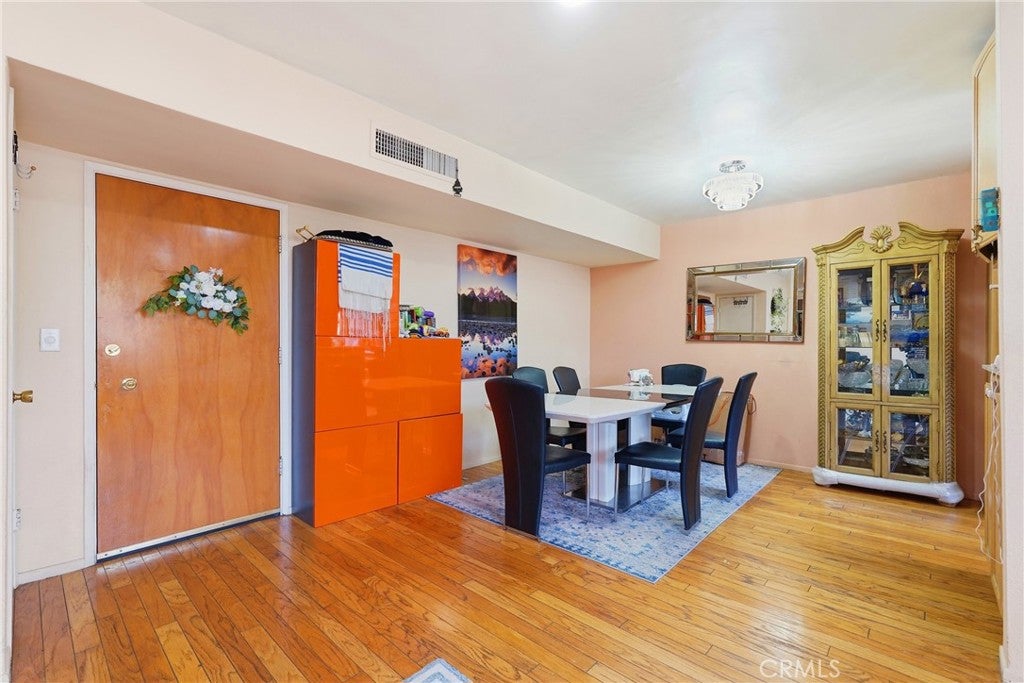 Photo of 5429 Newcastle AVE #303, Encino, CA 91316 (MLS # SR26213978)