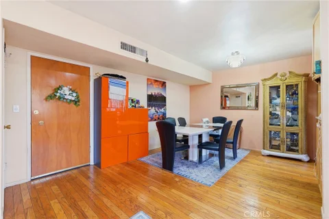 MLS: SR26213978