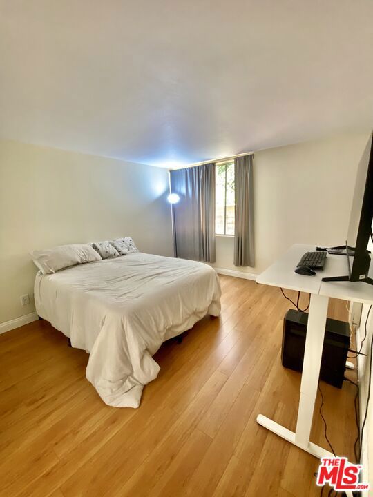 6526 Ocean Crest Drive 102