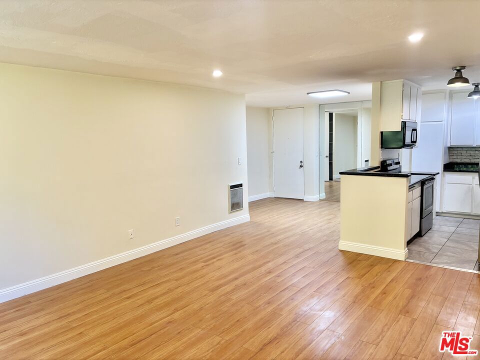 6526 Ocean Crest Drive 102