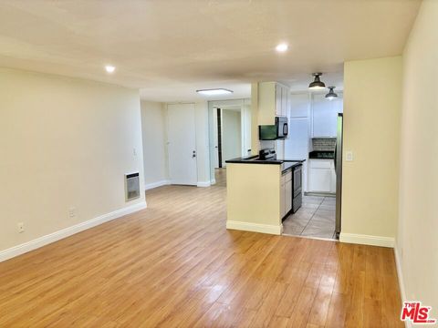 Photo of 6526 Ocean Crest Drive #102, Rancho Palos Verdes, CA 90275 (MLS # 25625755)